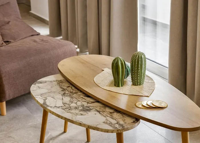 Semes Luxury Apts By Estia *