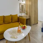 Semes Luxury Apts By Estia *