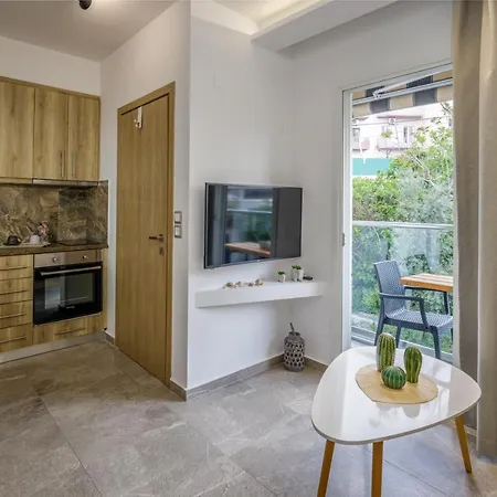 Semes Luxury Apts By Estia