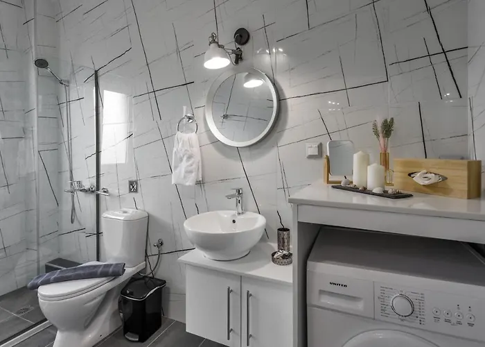 Semes Luxury Apts By Estia *