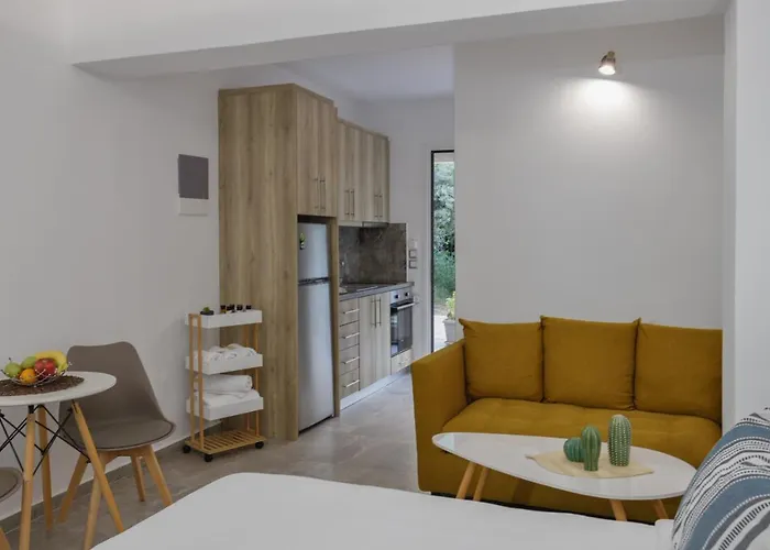 Semes Luxury Apts By Estia *