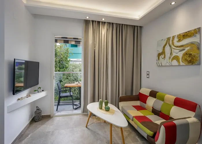 Semes Luxury Apts By Estia *